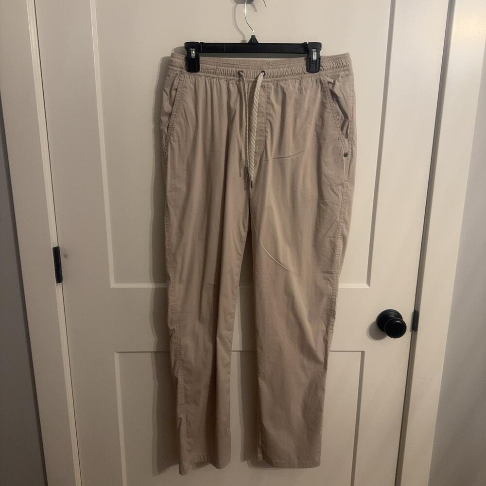 Vuori Jogger Pants Sz M Beige Drawstring Elastic Pockets Travel Light Casual